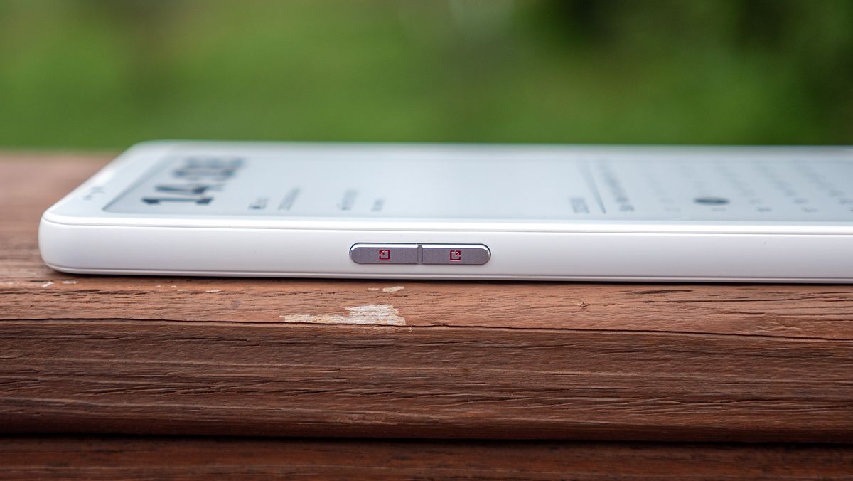 The customizable keys on the left side of the Bigme HiBreak Pro E Ink smartphone