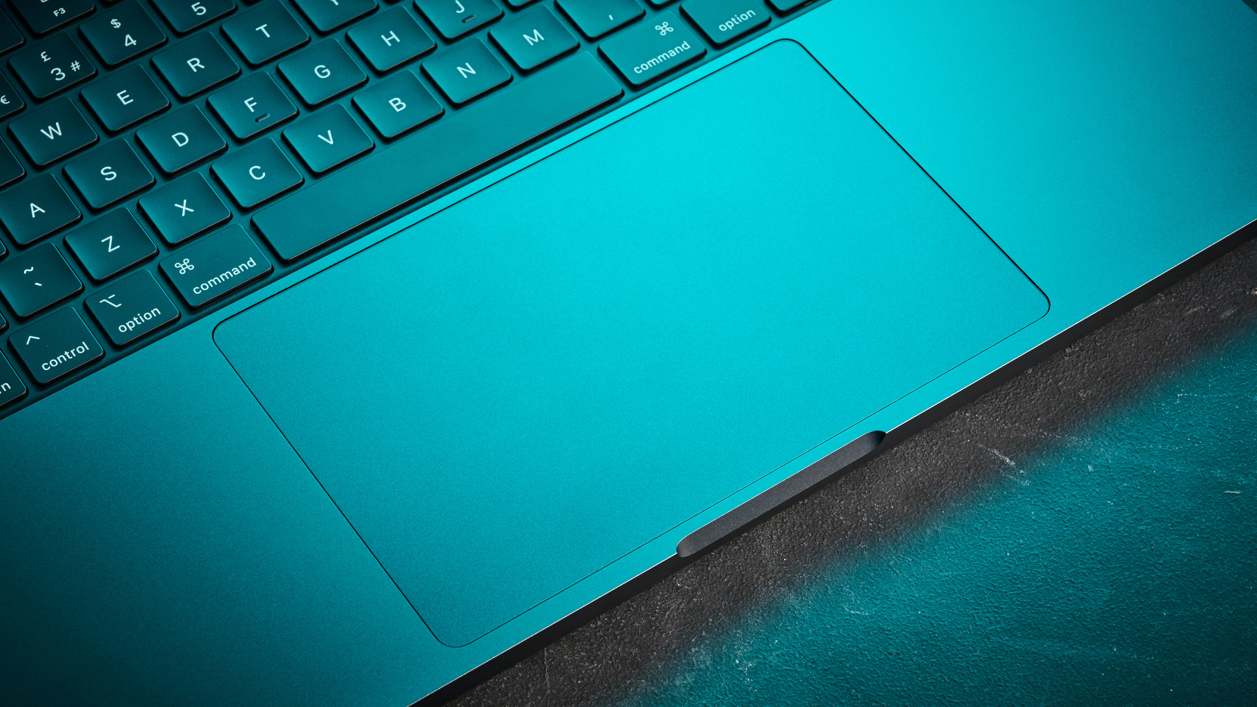 Apple MacBook Pro M5 Ultra 16-inch