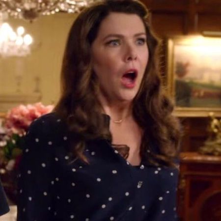 Scene from 'Gilmore Girls', ladies look surprised