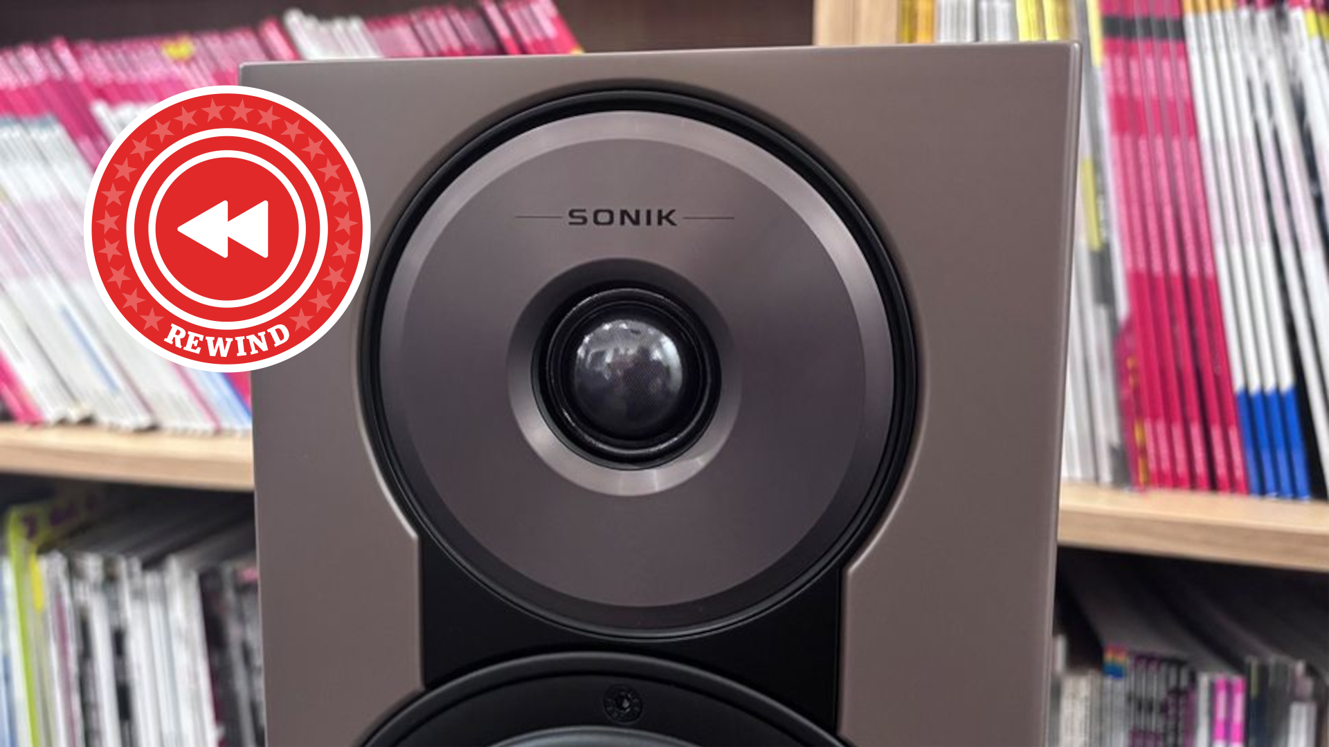 Dali Sonik 1 speaker with Rewind logo