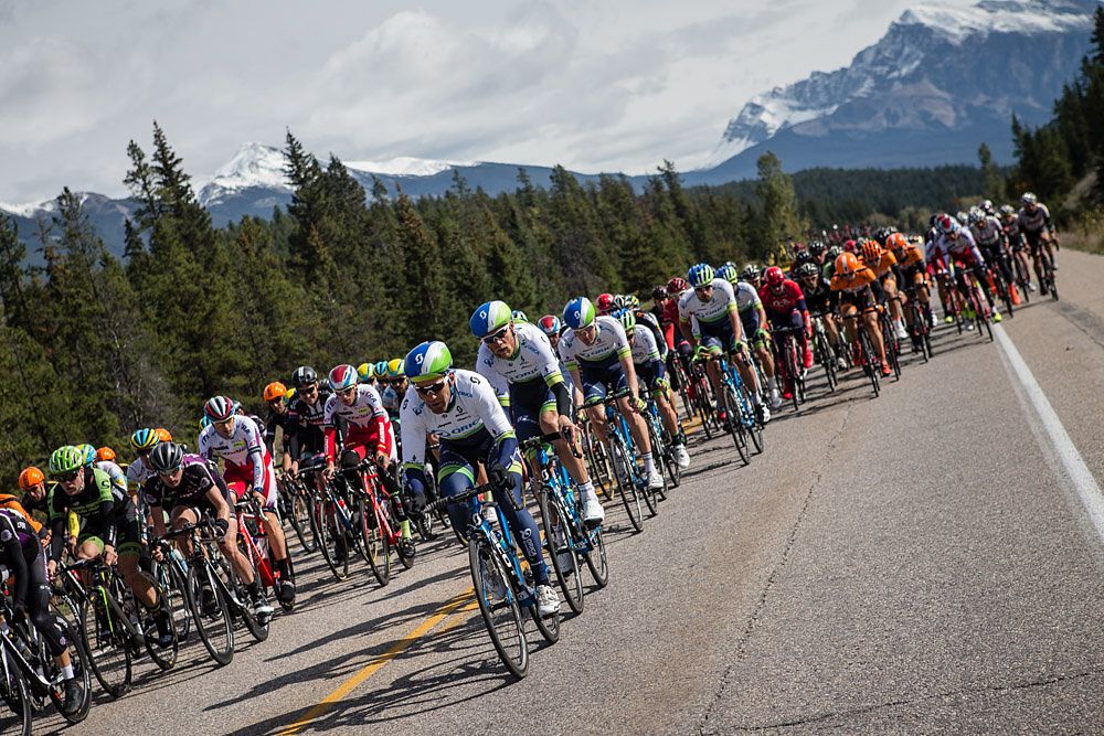 ORICA-GreenEDGE comes to the front as they near the climb