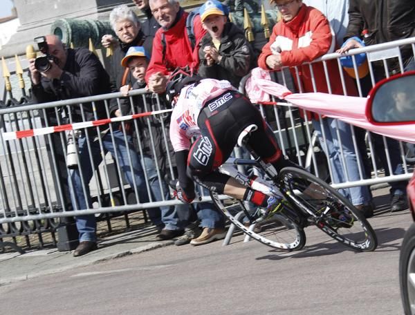 Cadel Evans screeches around a bend.
