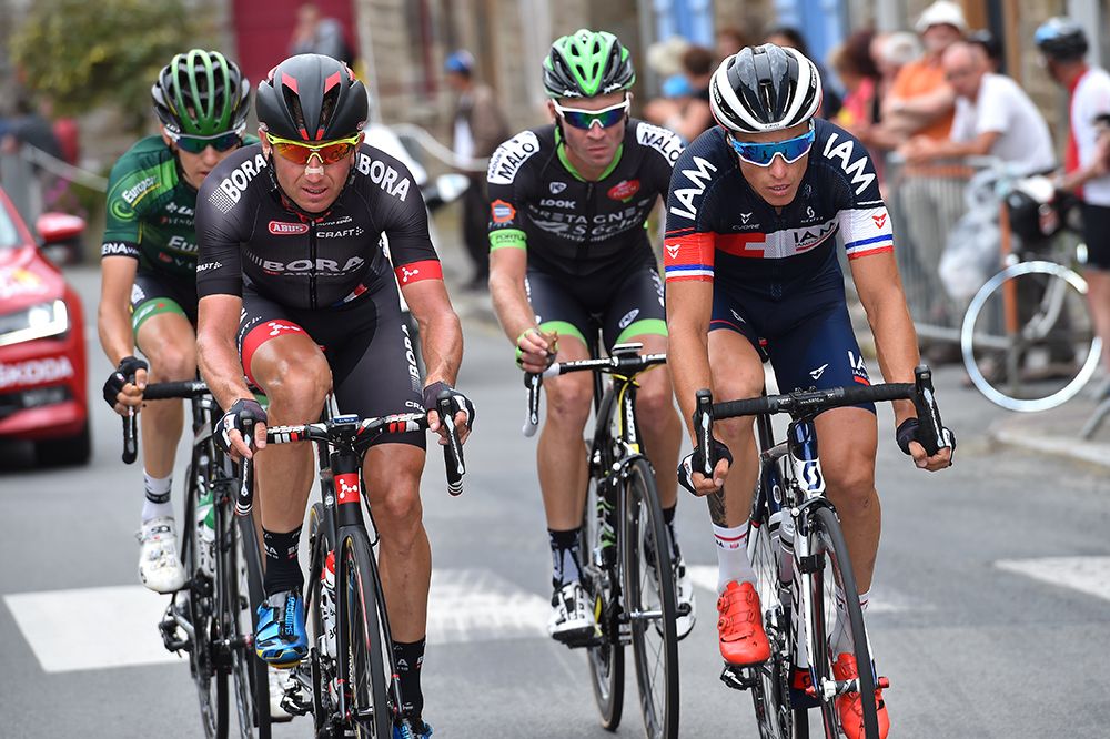 Huzarski, Perichon, Chavanel and Sicard in the breakaway on Stage 8 of the Tour de France