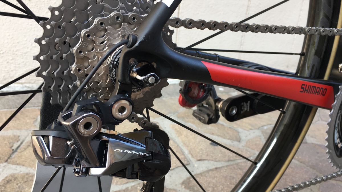 Electronic Shimano Dura-Ace 9150 derailleurs and a Dura-Ace cassette and chain combination for Dumoulin