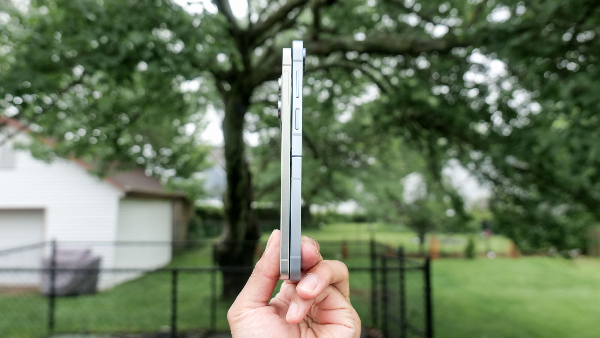 Galaxy S25 Edge vs Galaxy Z Flip 6.