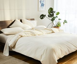 Brooklinen Luxury Sheet Set on a bed.