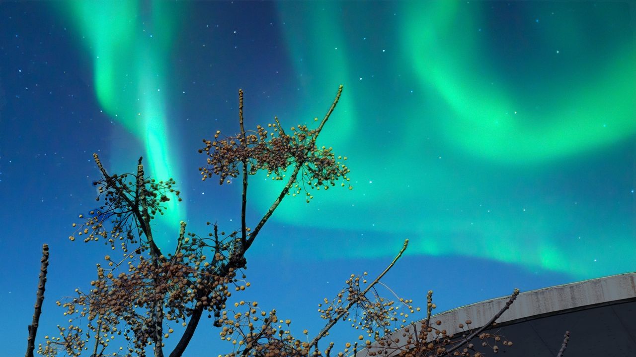 Images of Northern Lights over Barcelona, shot on a Xiaomi 14 and edited using the AI photo editor on the device