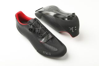 The Fizik R3B is also available in White and has replaceable heel pads.
