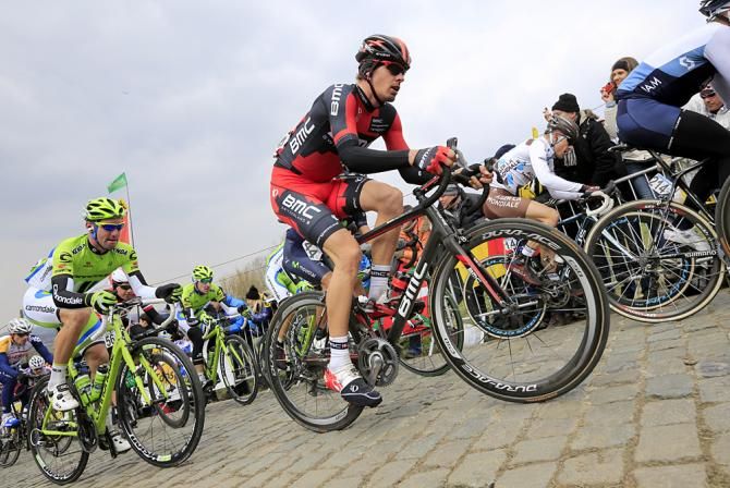 Daniel Oss (BMC) kept his toes warm