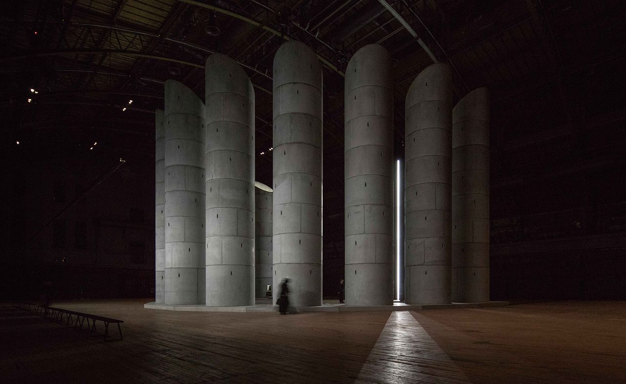 Artist Taryn Simon has brought 30 professional mourners to Manhattan for ’An Occupation of Loss’, her first-ever directed performance, hosted at New York’s Park Avenue Armory. 