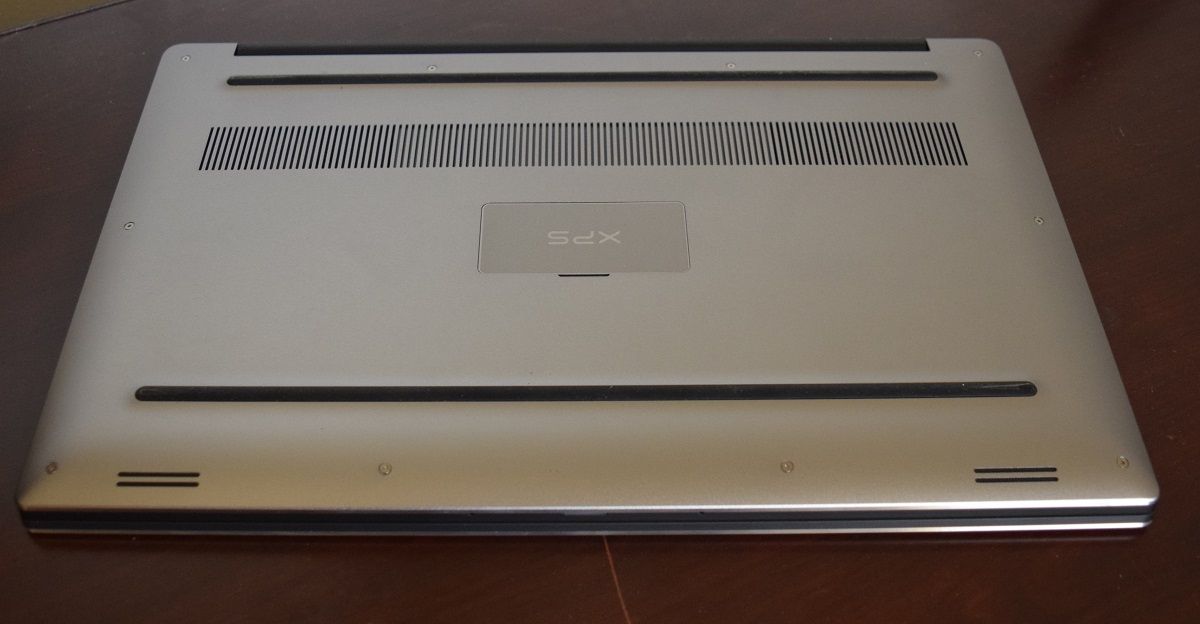 Dell Xps 15 9550 Gaming Laptop First Look Tom S Hardware Tom S Hardware