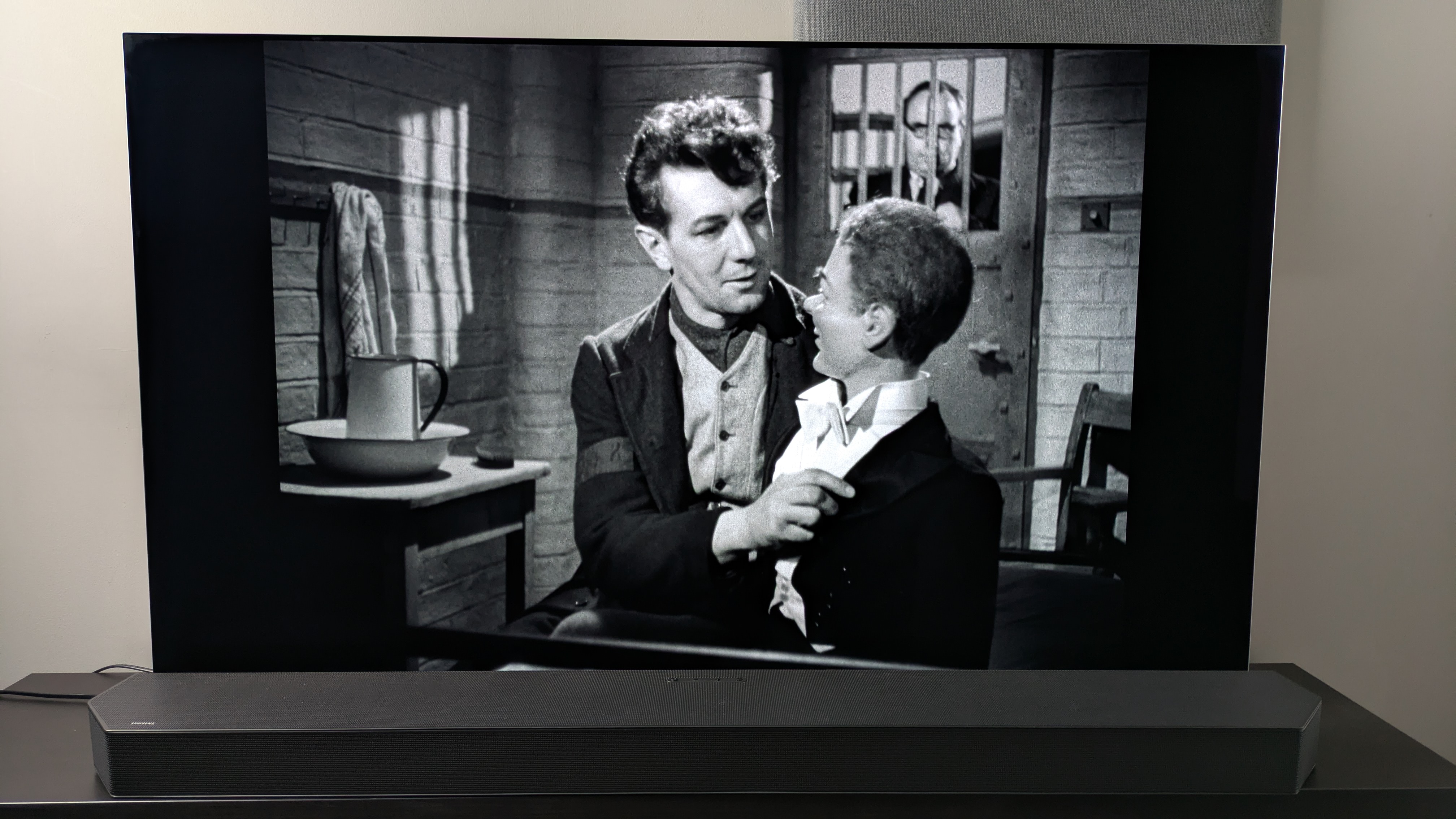 A shot of Maxwell and his dummy Hugo from the Dead of Night (1945) 4K Blu-ray on the LG G5 screen