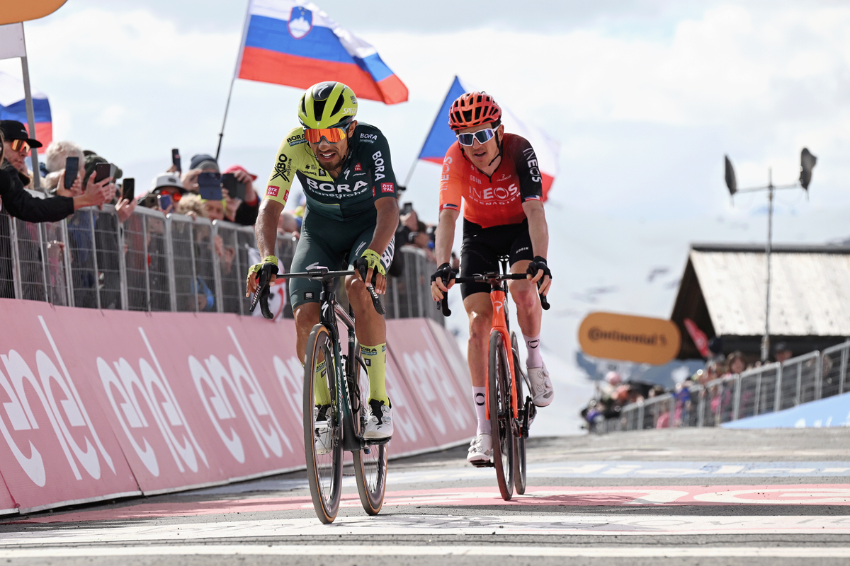 Dani Martinez and Geraint Thomas finish stage 15 of the Giro d&#039;Italia