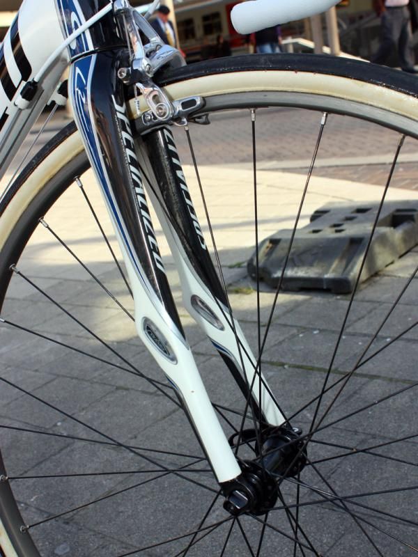 The Project Black fork blades are more curvaceous and look to be a tad deeper front to back than the 2010 Specialized Roubaix SL2.