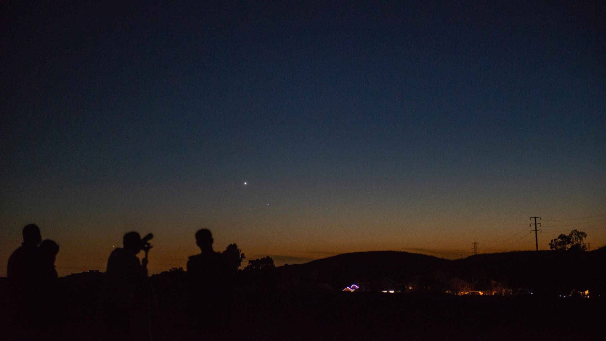 The moon, Mars and the Pleiades form a stunning lineup before dawn on July 11. Here's how to see it