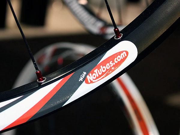 Four of Sun-Ringle's new 2010 wheelsets will feature tubeless-ready rim geometry licensed from Stan's NoTubes.