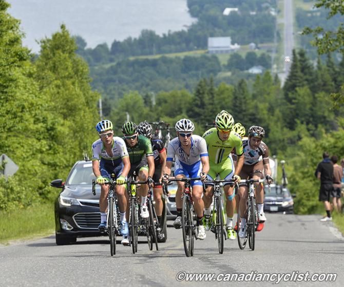 Chase bunch crests the climb on Mont-Morne