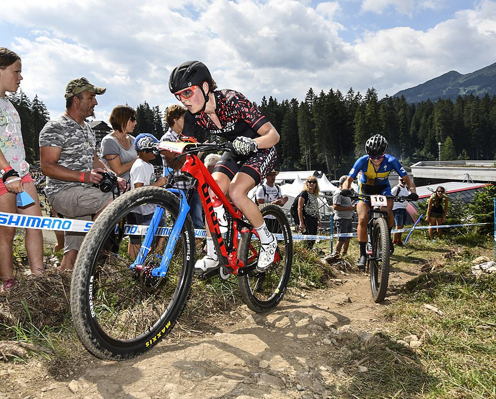 Anne Terpstra (Ghost Factory) leads Jenny Rissveds (Team 31)