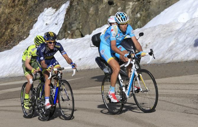 Vincenzo Nibali (Astana Pro Team) leads Alberto Contador and Mauro Santambrogio