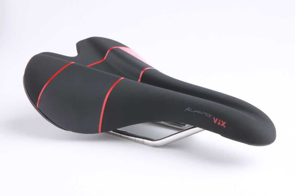 FIZIK ALIANTE VSX カーボン Fizik Aliante Versus X (VSX) Kium Saddle: For Bull - 142mm