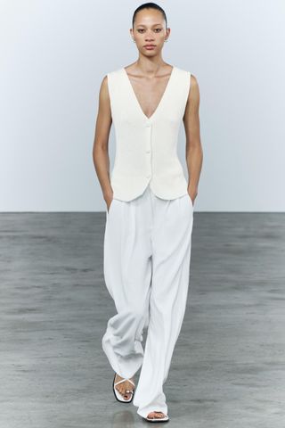 Basic Knit Fitted Vest
