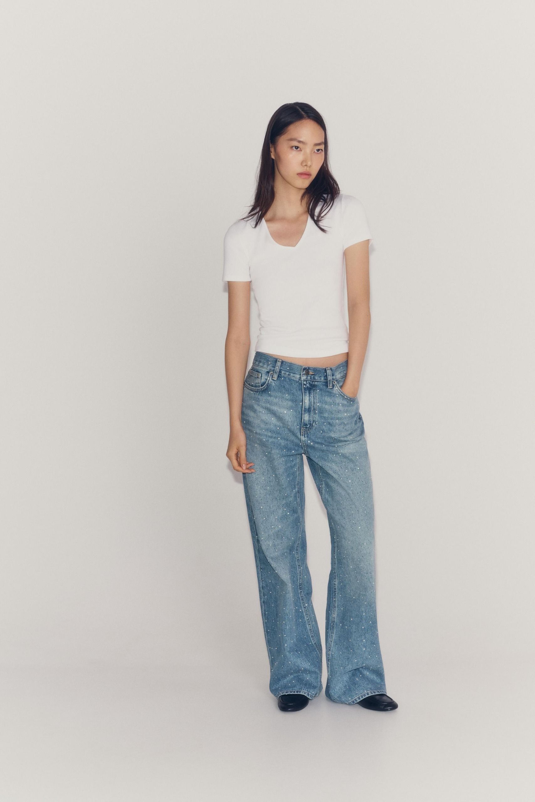 V-Neck T-Shirt - Oyster-White - S