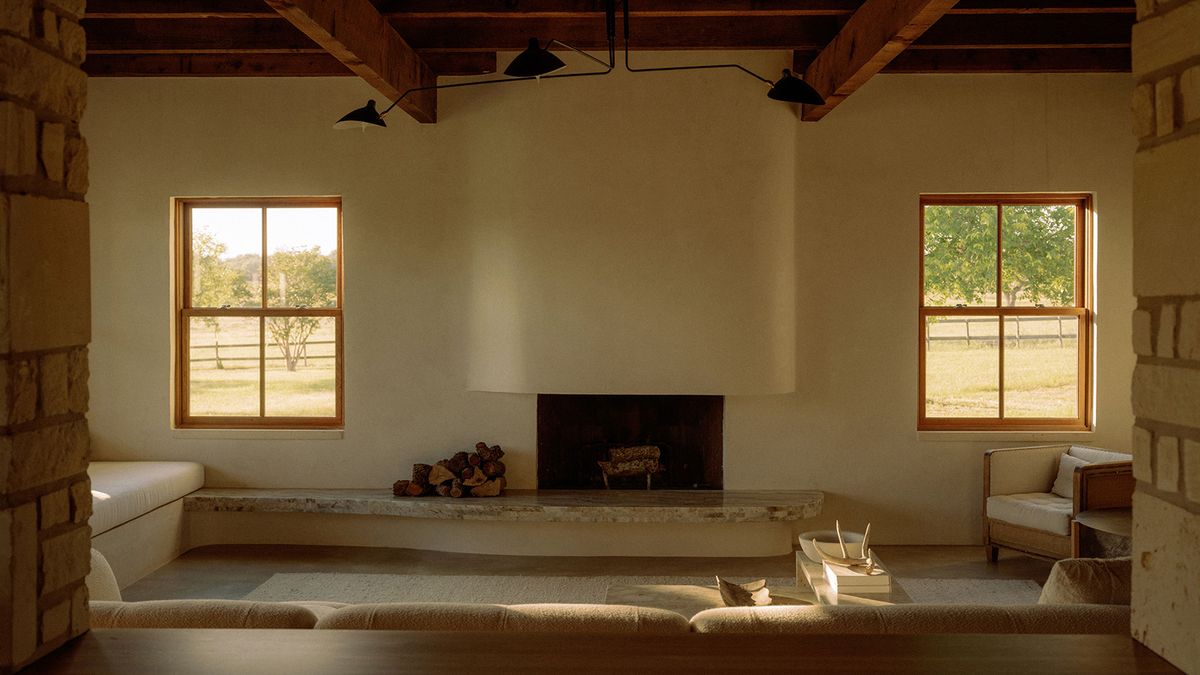 Discover the Stunning Texas Ranch House Merging Californian Charm and Asian Minimalism