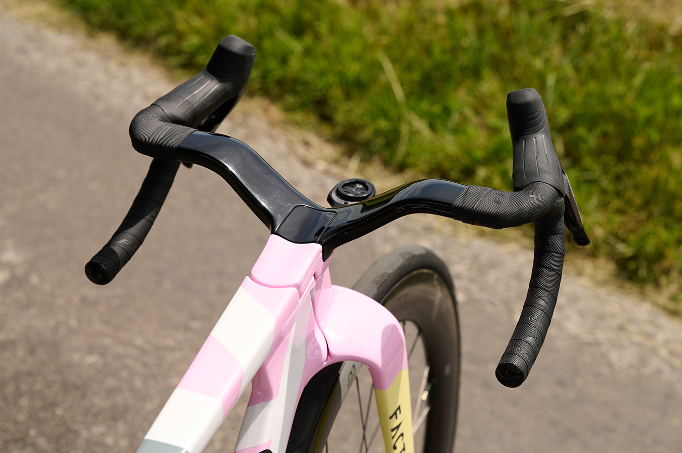 Factor One aero race bike in Blush colourway