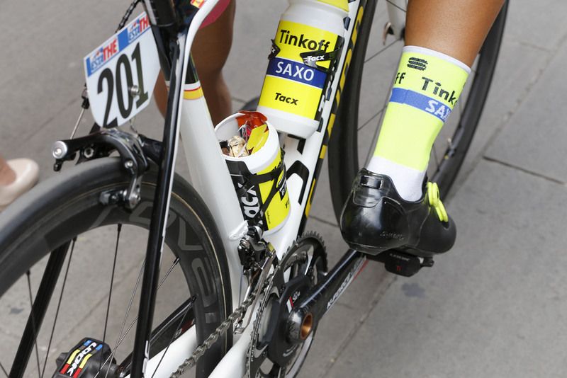 One bidon with water and one with food for Alberto Contador (Tinkoff-Saxo)
