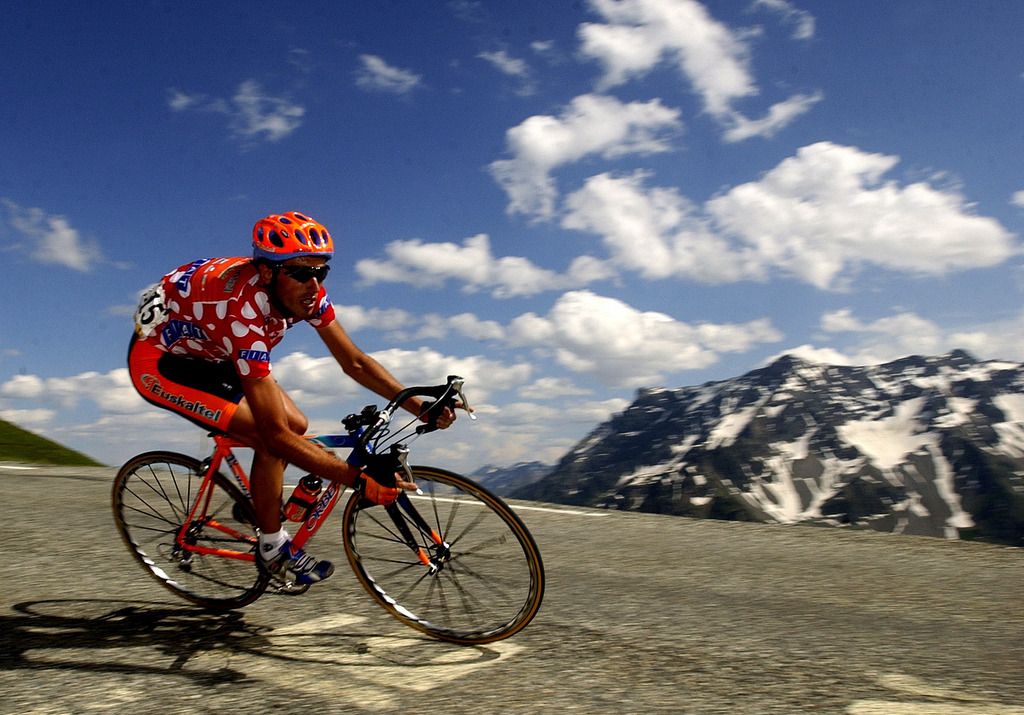 Iban Mayo riding to the overall 2004 Dauphine victory