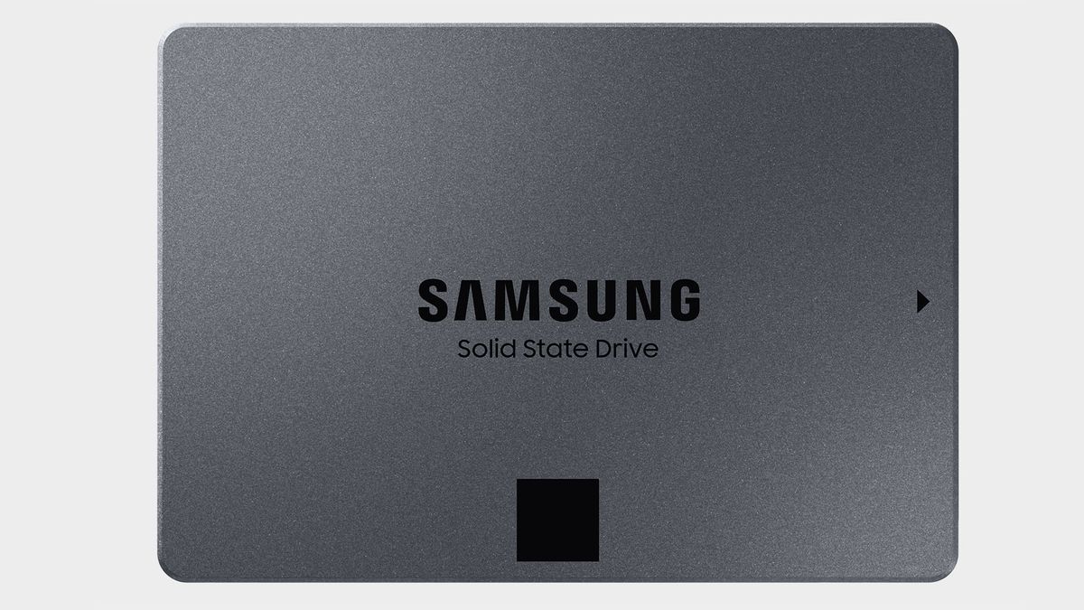 Samsung 870 QVO 1TB SSD front and back
