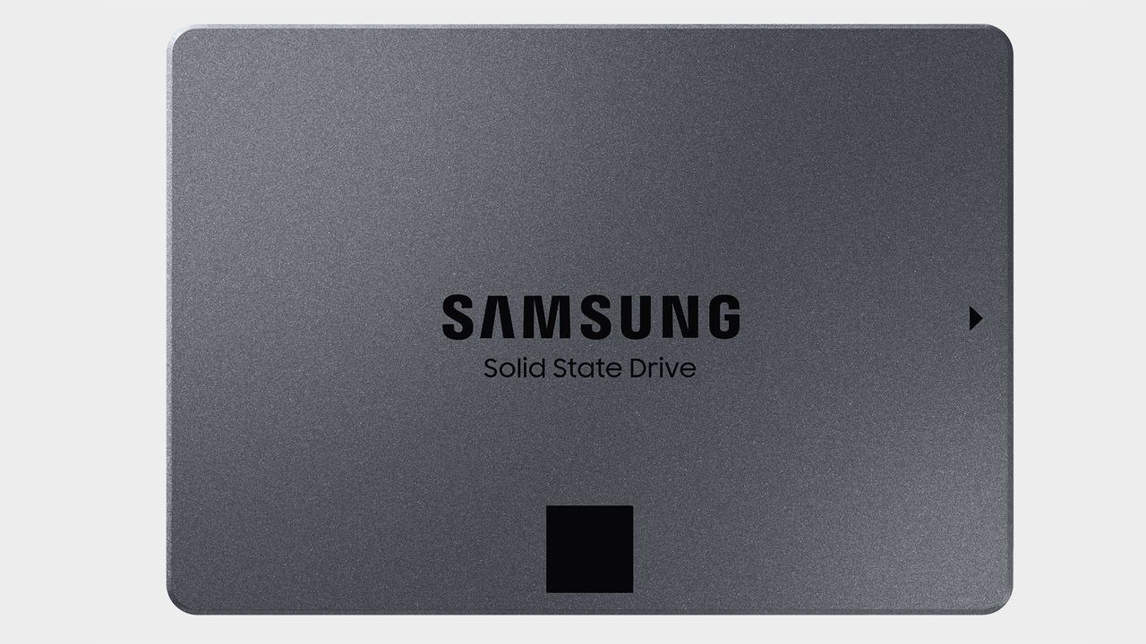 Samsung 870 QVO 1TB SSD front and back