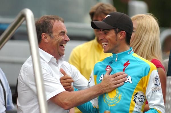Contador is congratualted by Bernhard Hinault