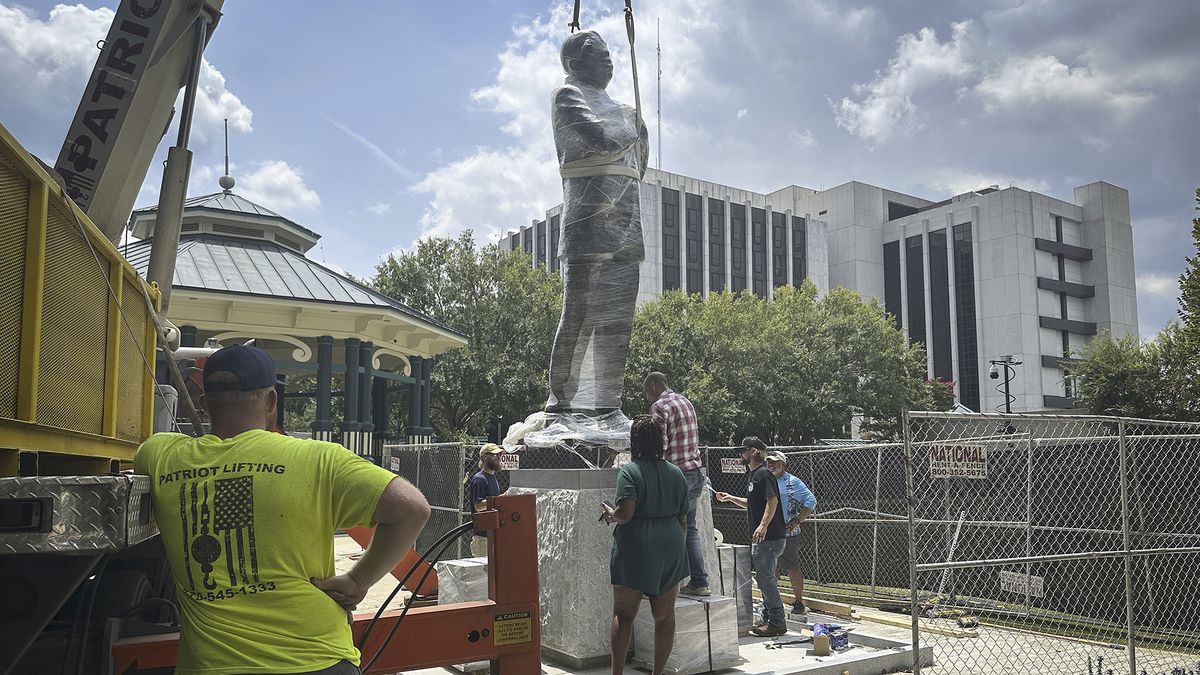 John Lewis statue replaces Confederate monument The Week