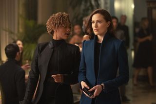 TV tonight – Evan Rachel Wood (with Ariana DeBose) returns as a new character.