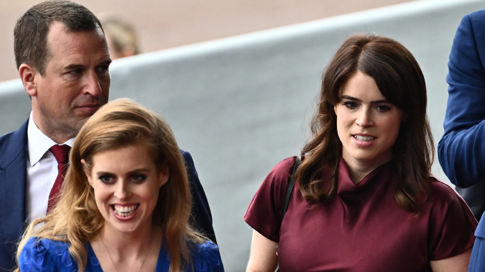 Princesses Beatrice and Eugenie avoid embarrassing the Royal