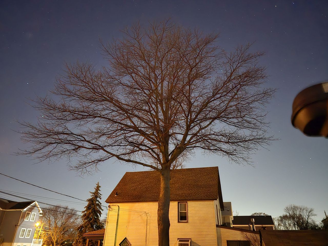Samsung Galaxy S24 Ultra low light.