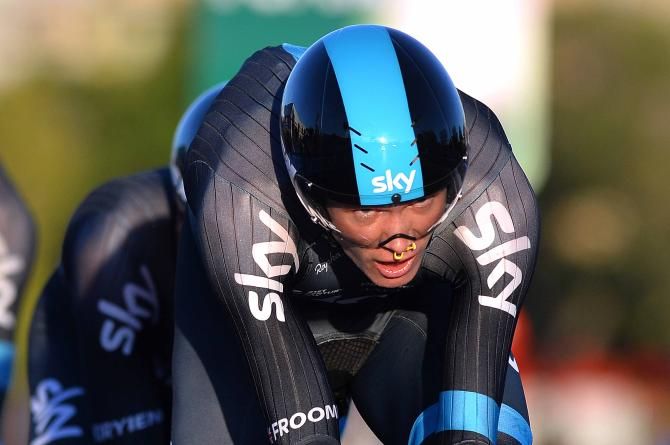 Chris Froome looking focused in the Vuelta a Espa&ntilde;a team time trial