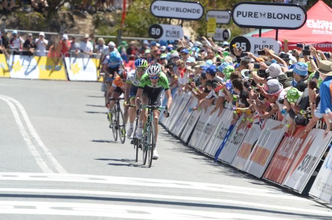 Robert Gesink (Belkin) crosses the finish line