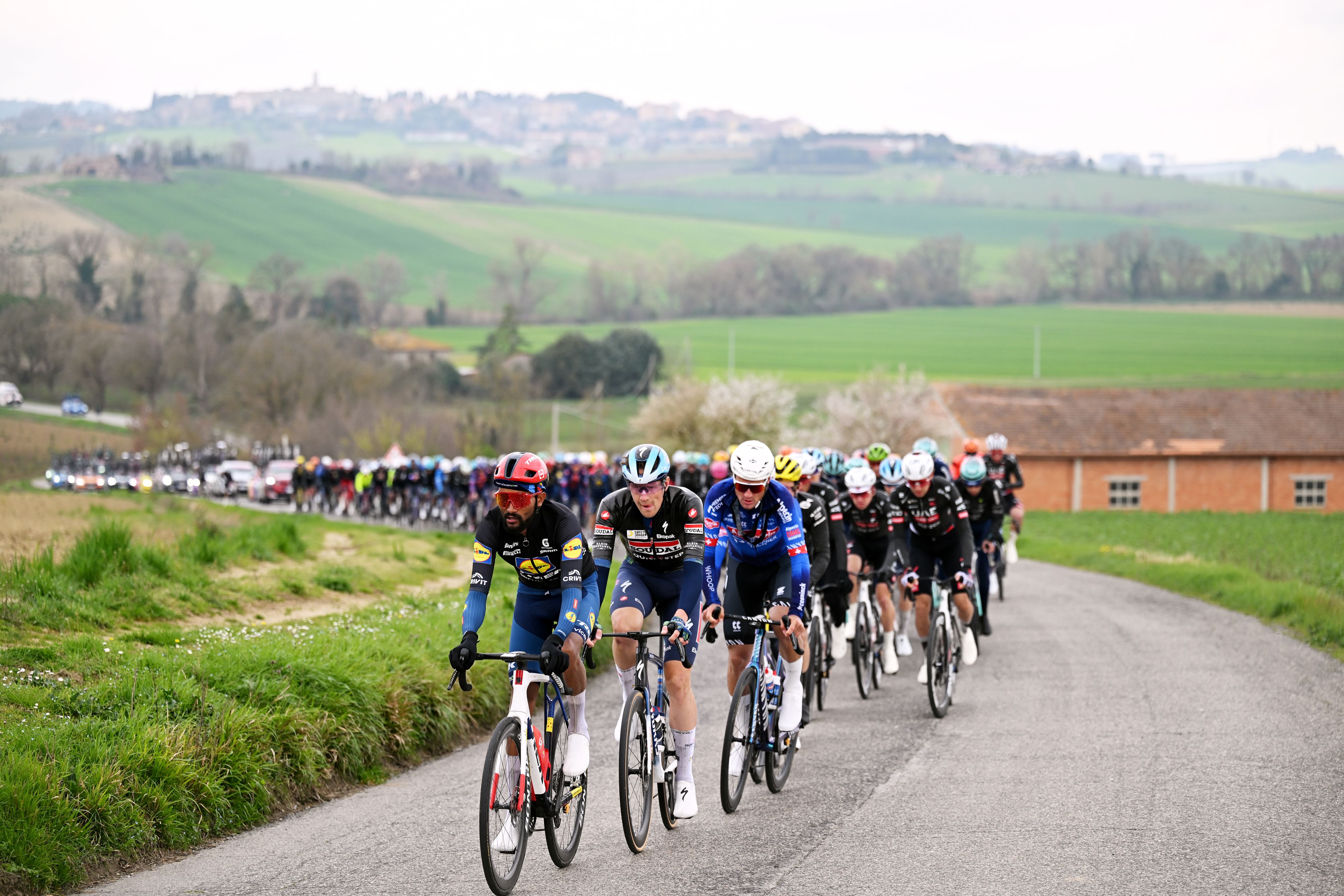 Tirreno-Adriatico stage 3 LIVE - Race all together after solo break took KOM points