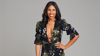 Kendra in cast photo for Love Is Blind season 4