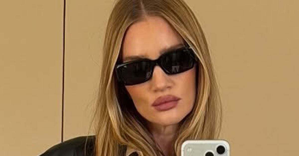 Elegant Dressers Are Wearing White Jeans Instead of Dark-Wash Elegant Dressers Are Wearing White Jeans Instead of Dark-Wash