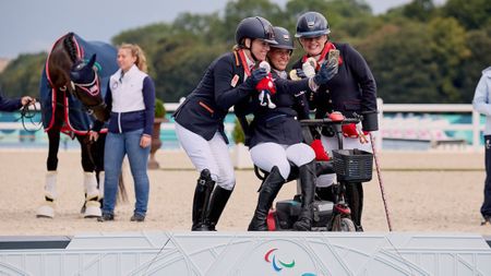 Rixt Van Der Horst, Rebecca Hart and Natasha Baker at the Grade III freestyle prize giving at Paris 2024.