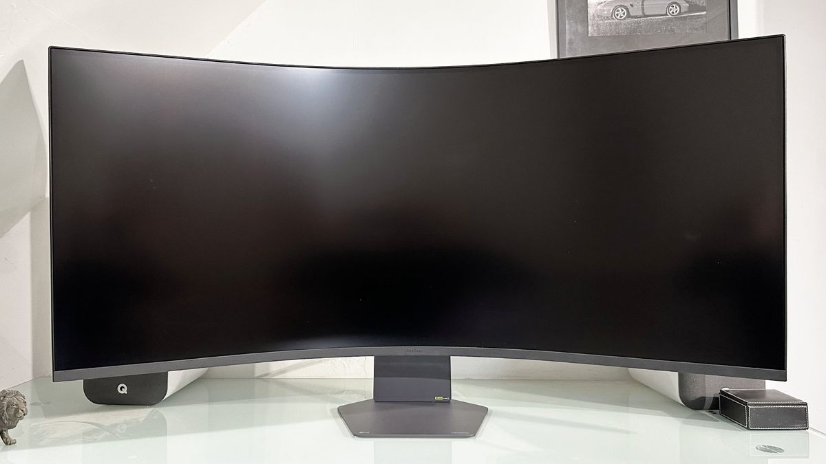 LG UltraGear 52G930B gaming monitor
