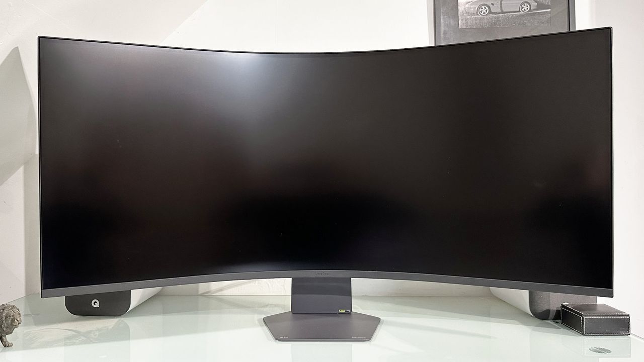 LG UltraGear 52G930B gaming monitor