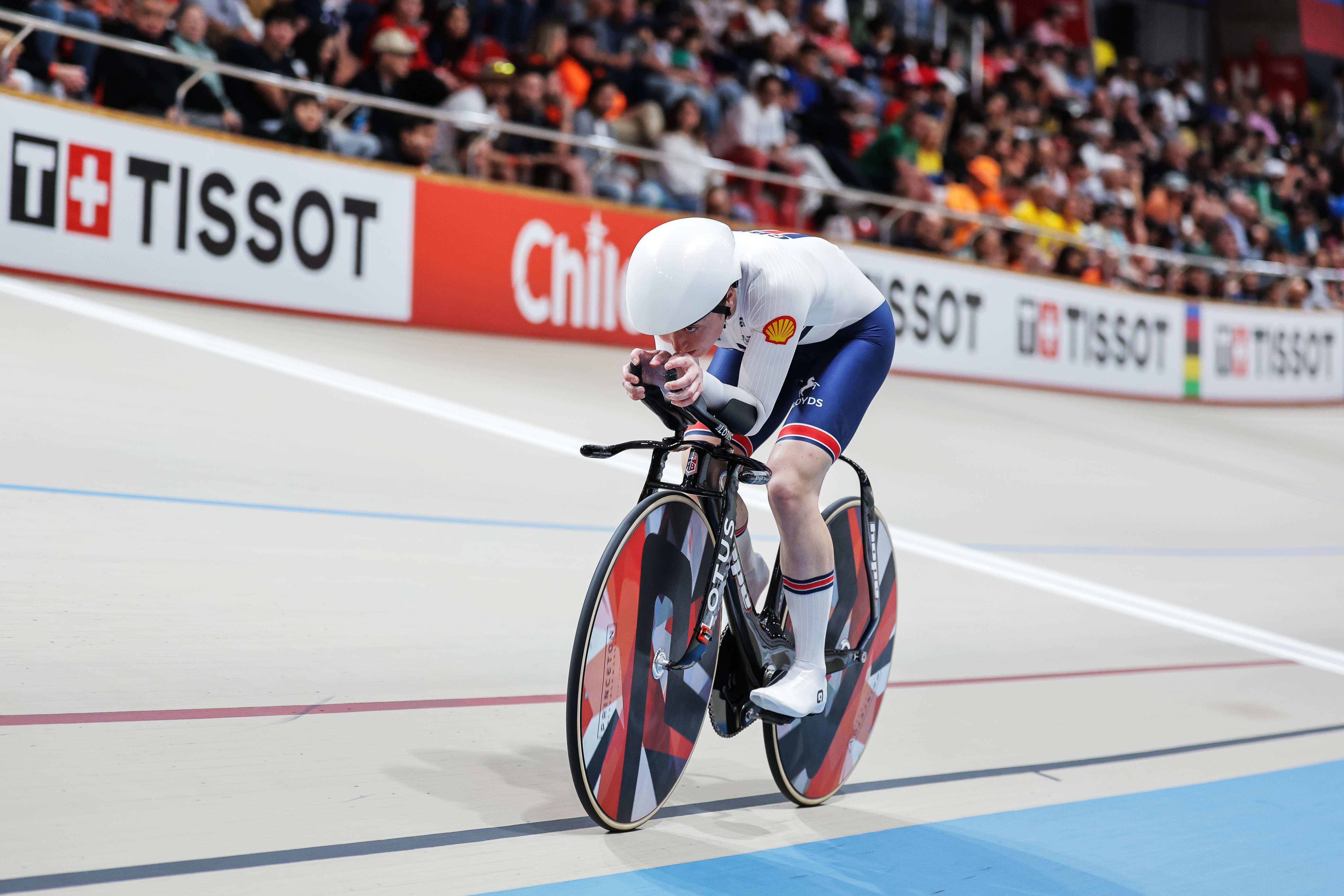 Anna Morris in the individual pursuit at the Track World Championships