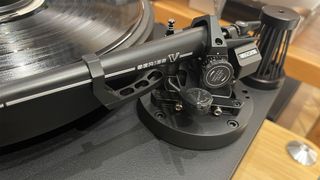 SME Model 20 Mk 2/Series V turntable close up on tonearm