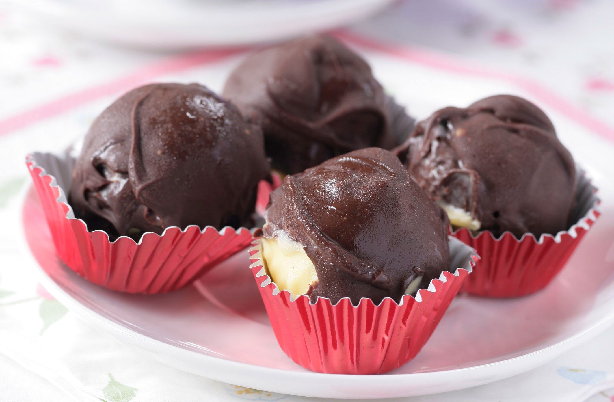 Chocolate-covered ice-cream balls recipe