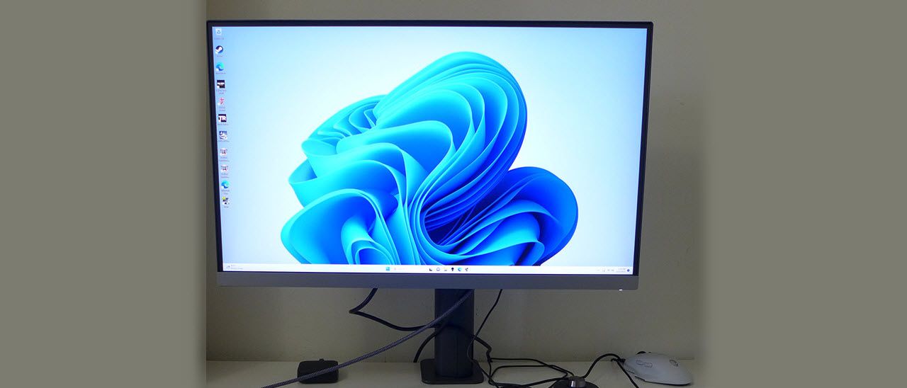 BenQ PD2706U 27インチ4Kモニター Amazon.com: BenQ PD2706U Mac-Ready Monitor 27” 4K UHD, 90W USB-C