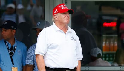 Trump watches the golf LIV